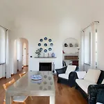 Fiorita Apartment *